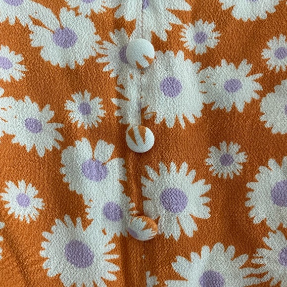 Gently used crop top, forever 21, floral, size 0X - Picture 4 of 6